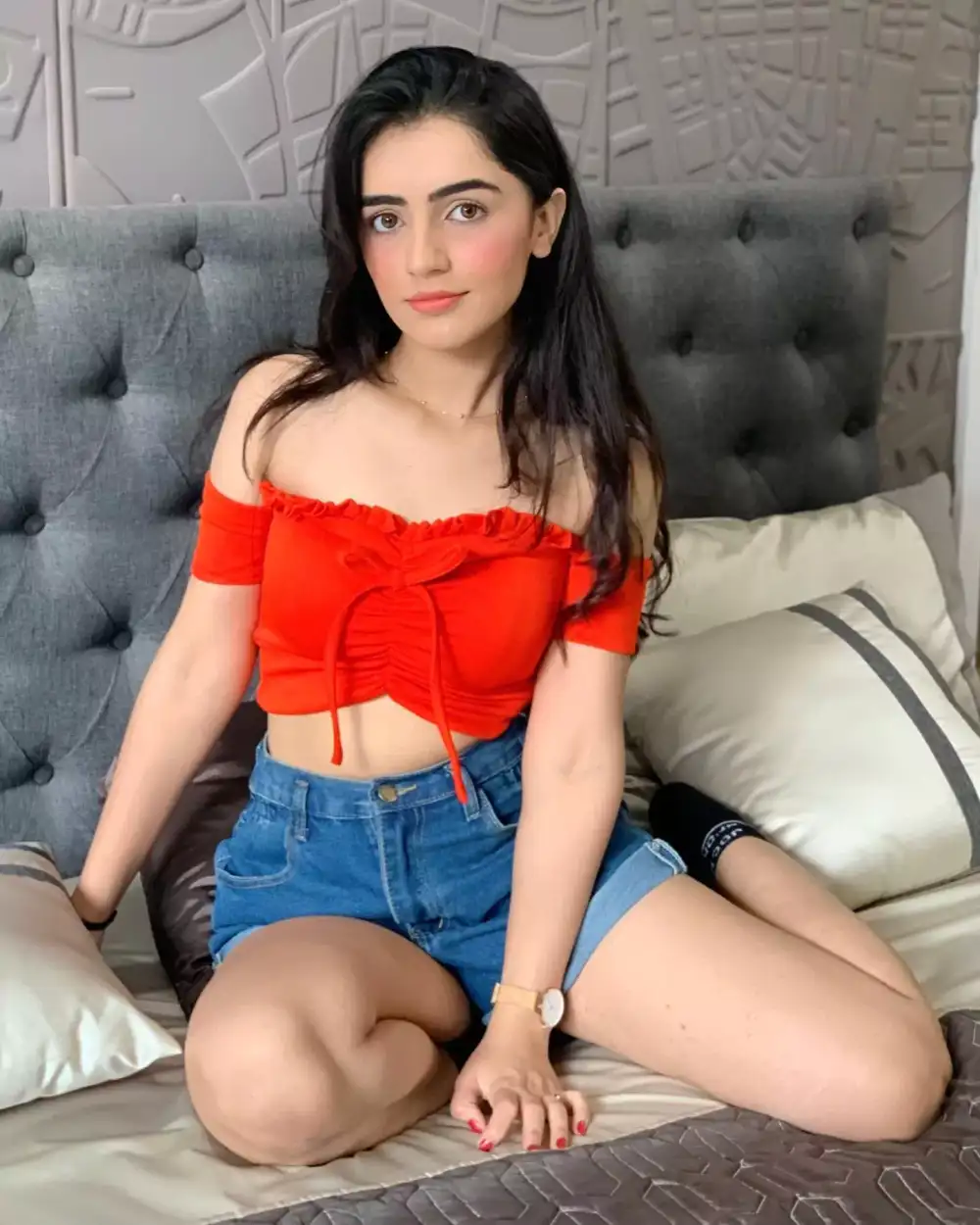 Zara Escort
